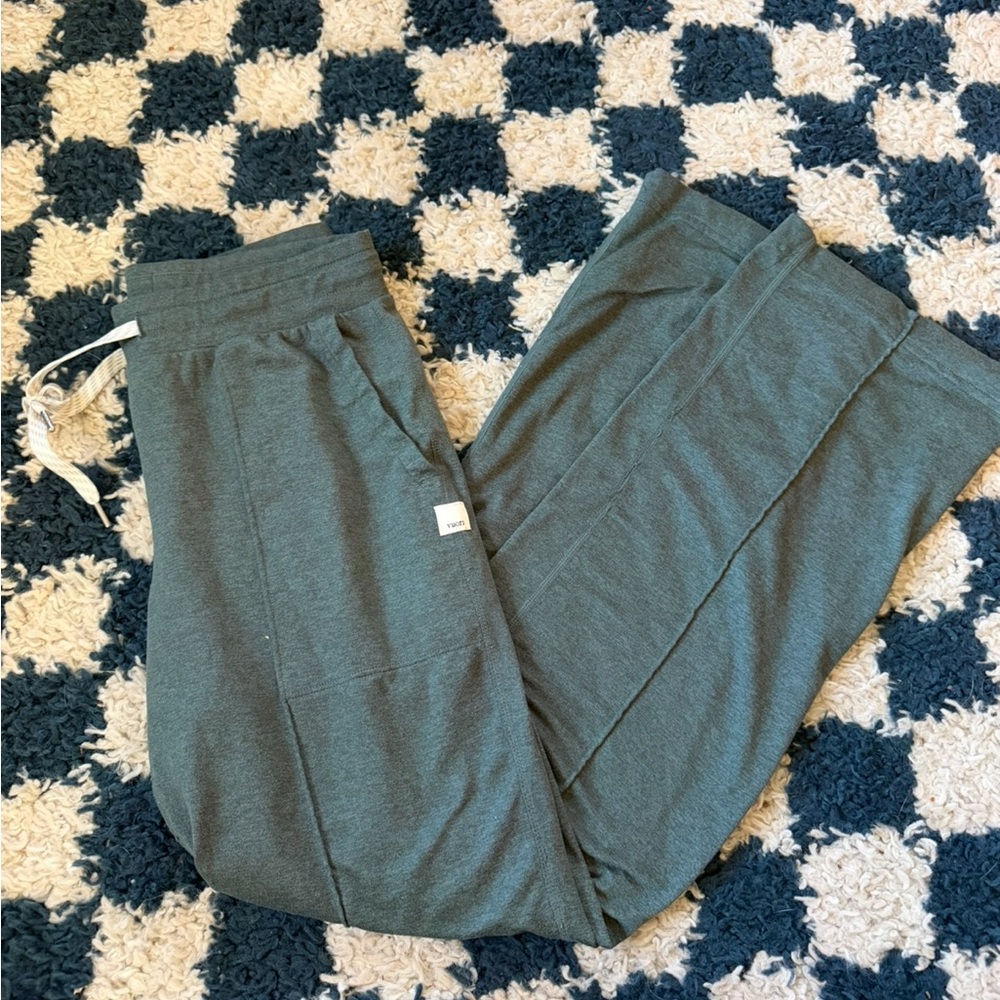 Vuori Halo Women’s Relaxed Green Pants